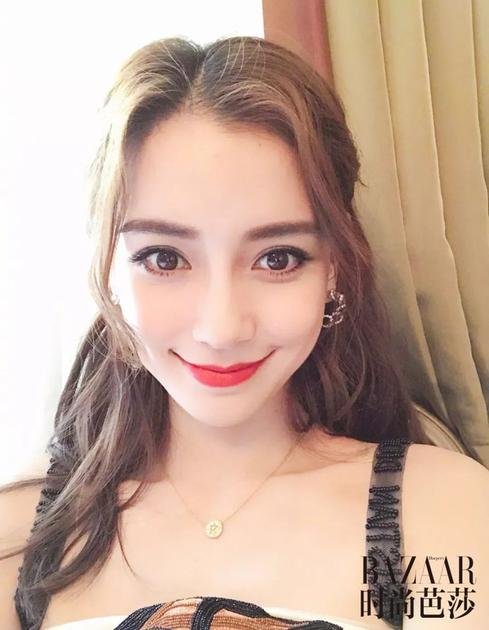 Angelababy微笑唇