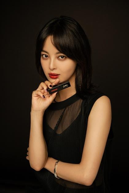 YSL聖羅蘭美妝色彩靈感大使：辛芷蕾